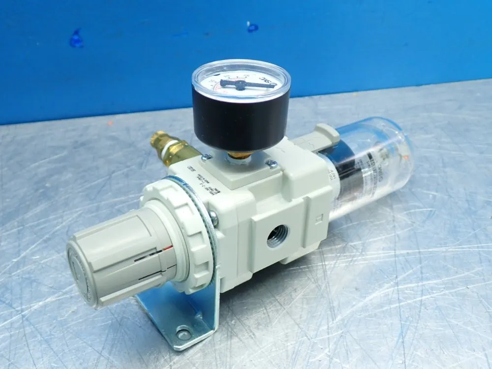 Smc 3/8 Port Size, Npt Thread 7-125psi Integrated Filter Regulator - Aw30-n02-z-b
