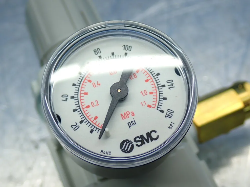 Smc 3/8 Port Size, Npt Thread 7-125psi Integrated Filter Regulator - Aw30-n02-z-b