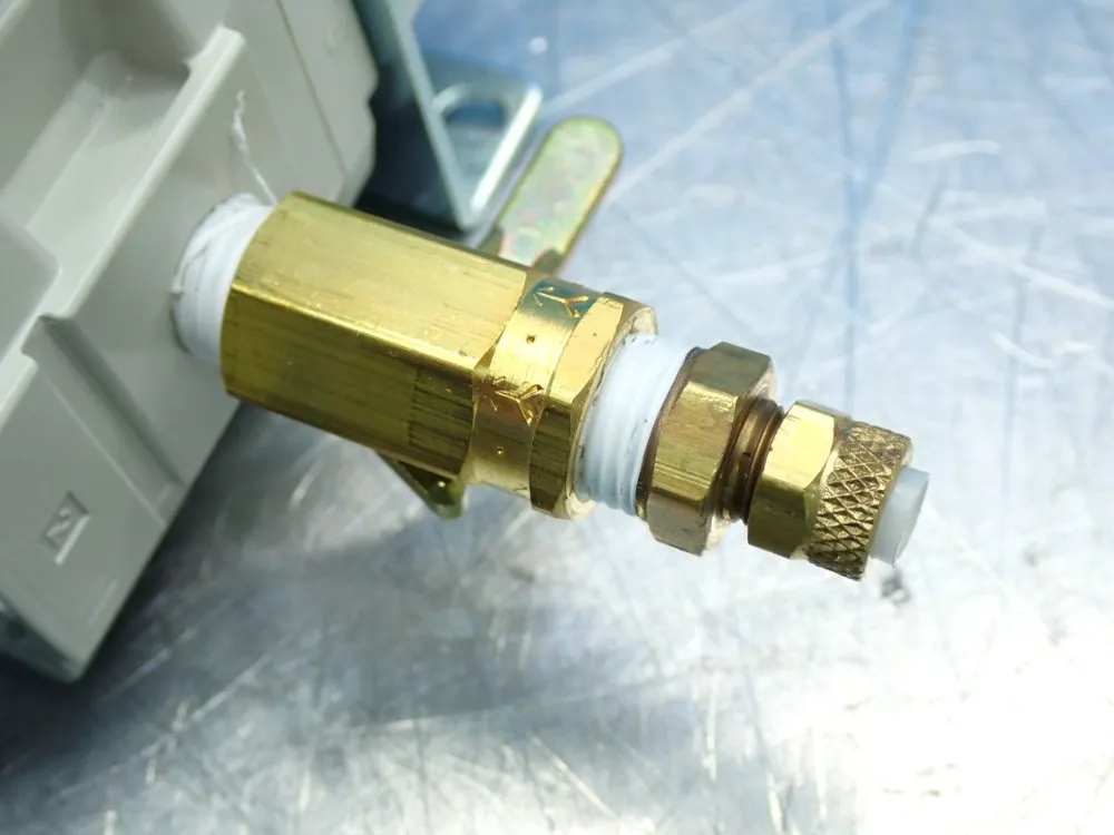 Smc 3/8 Port Size, Npt Thread 7-125psi Integrated Filter Regulator - Aw30-n02-z-b