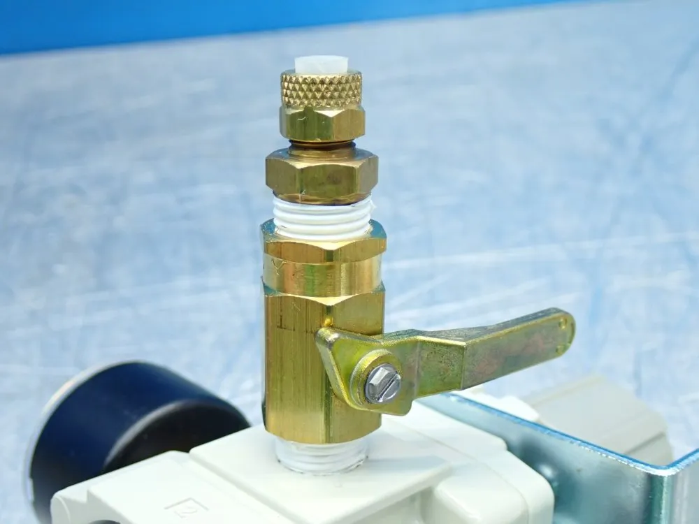 Smc 3/8 Port Size, Npt Thread 7-125psi Integrated Filter Regulator - Aw30-n02-z-b