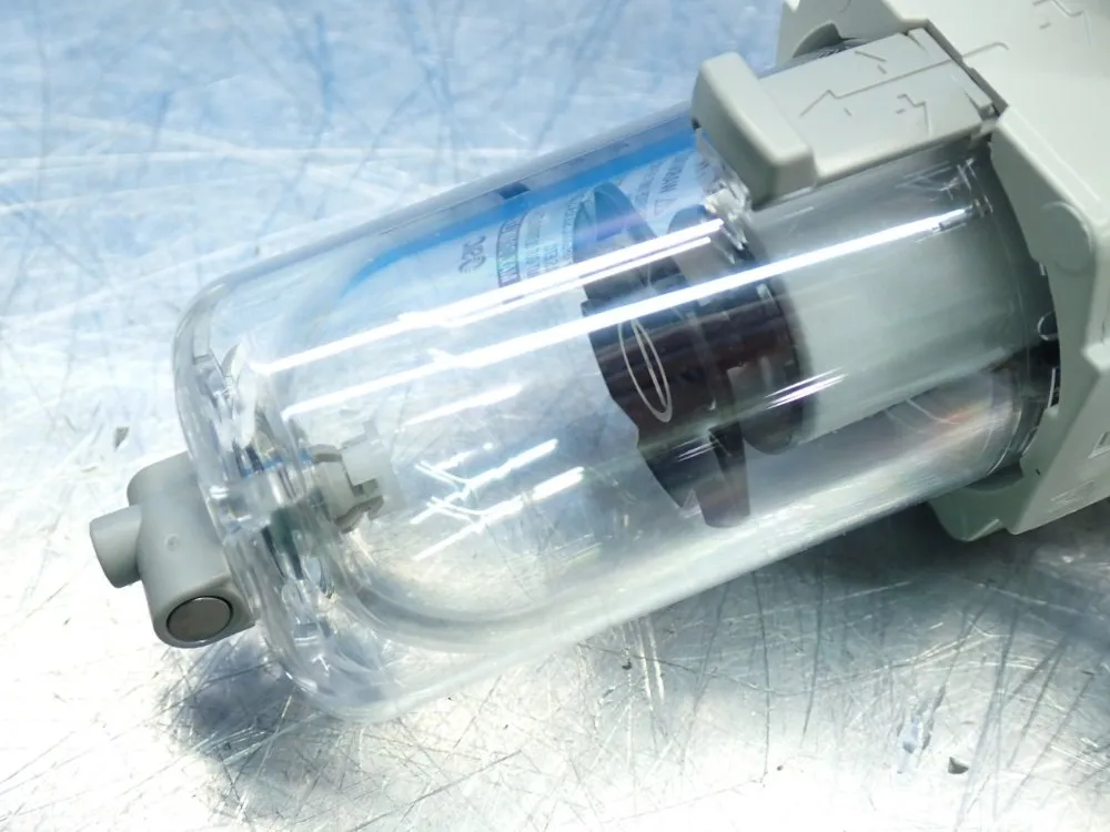 Smc 3/8 Port Size, Npt Thread 7-125psi Integrated Filter Regulator - Aw30-n02-z-b