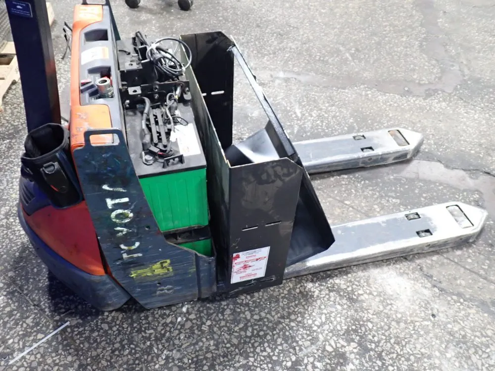 Toyota 4500 Lbs Electric Pallet Jack - 8h5w23