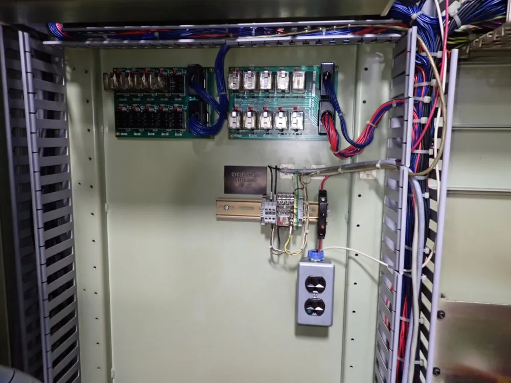 Okuma 20" X 51 1/2" Cnc Vmc - Mc-5va