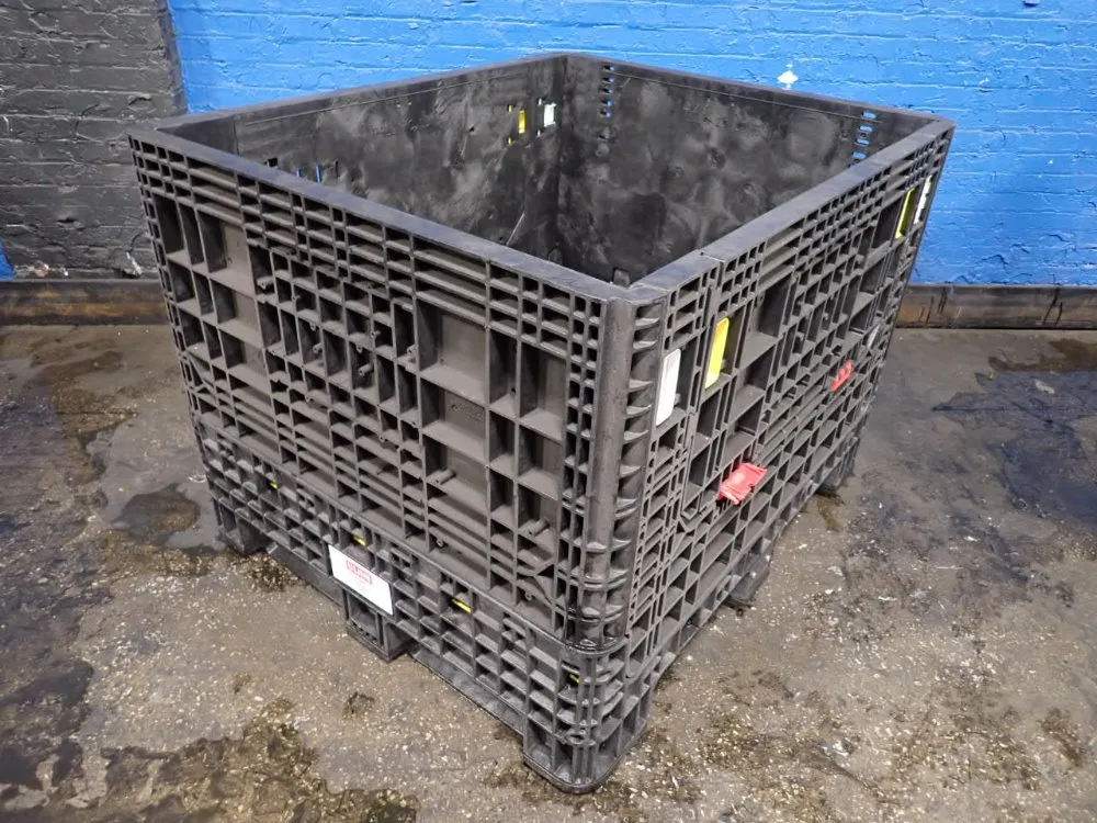 Uline 36 1/2" X 43" X 28" Collapsible Bulk Container