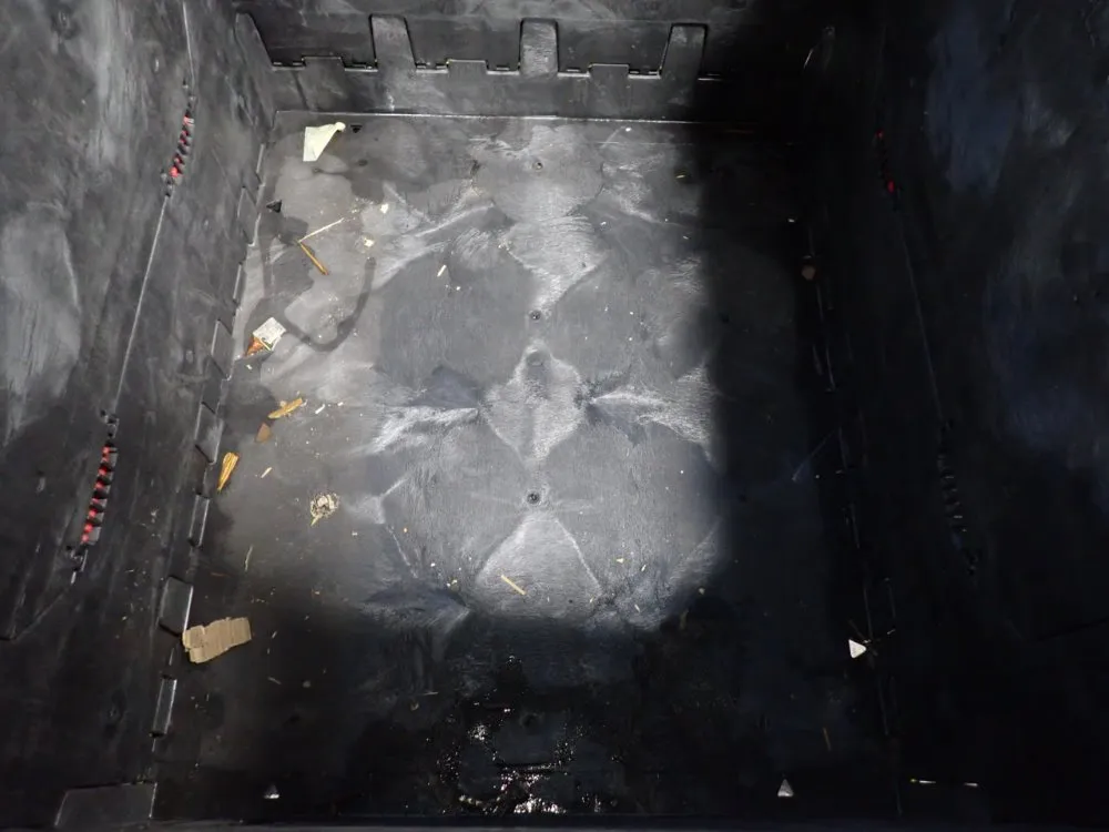 Uline 36 1/2" X 43" X 28" Collapsible Bulk Container