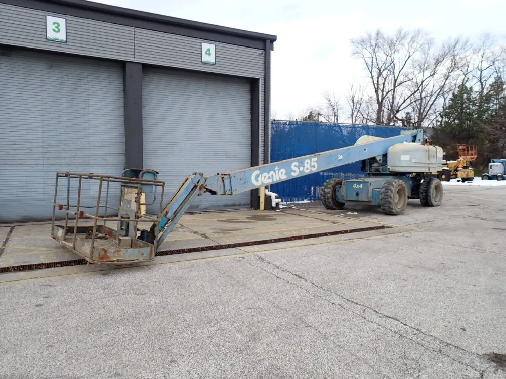 Genie 500 Lbs Boom Lift - S-85
