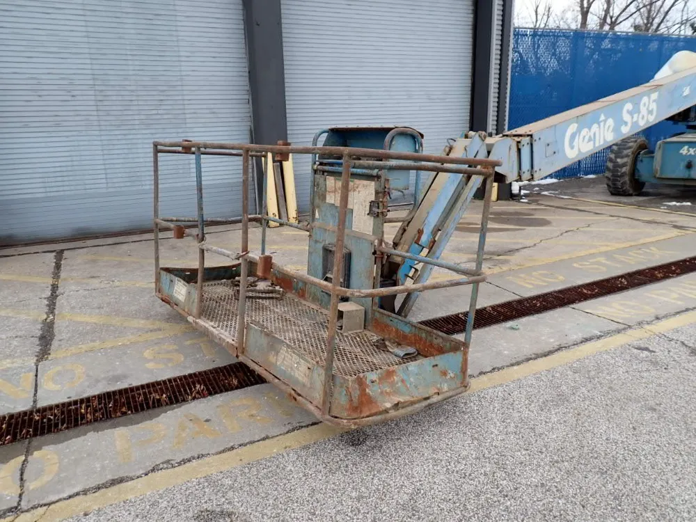 Genie 500 Lbs Boom Lift - S-85