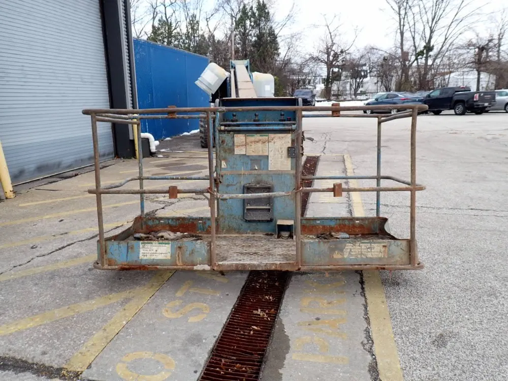 Genie 500 Lbs Boom Lift - S-85