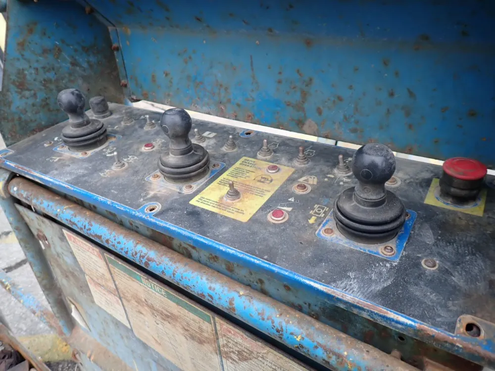 Genie 500 Lbs Boom Lift - S-85