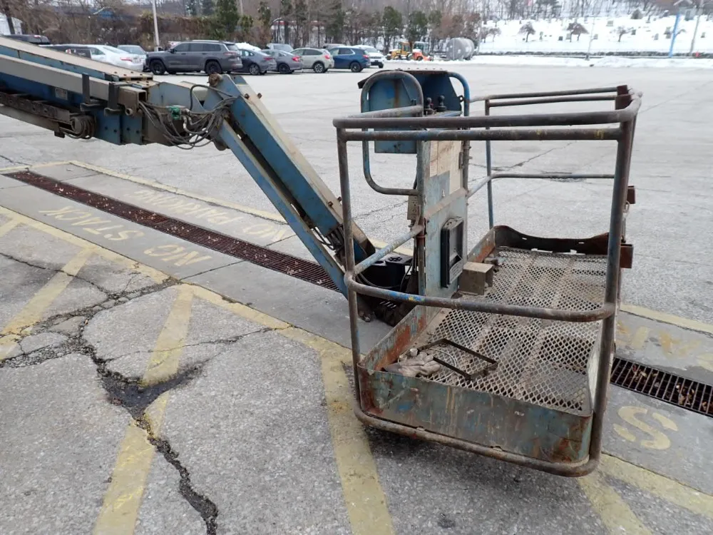 Genie 500 Lbs Boom Lift - S-85