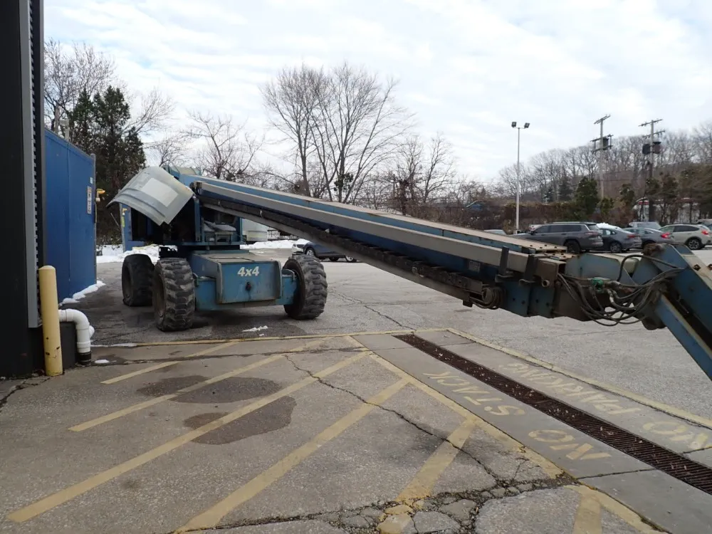 Genie 500 Lbs Boom Lift - S-85