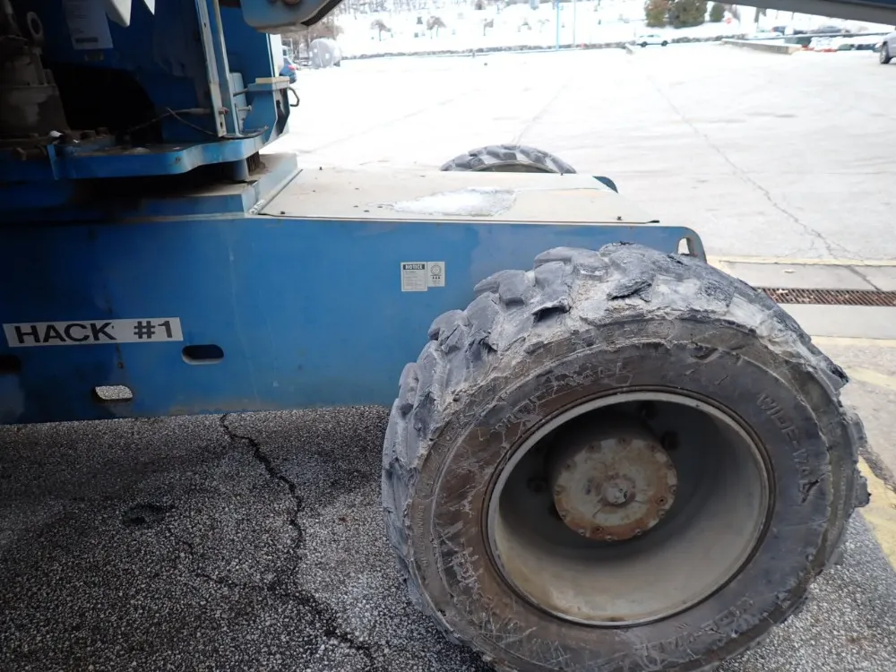 Genie 500 Lbs Boom Lift - S-85