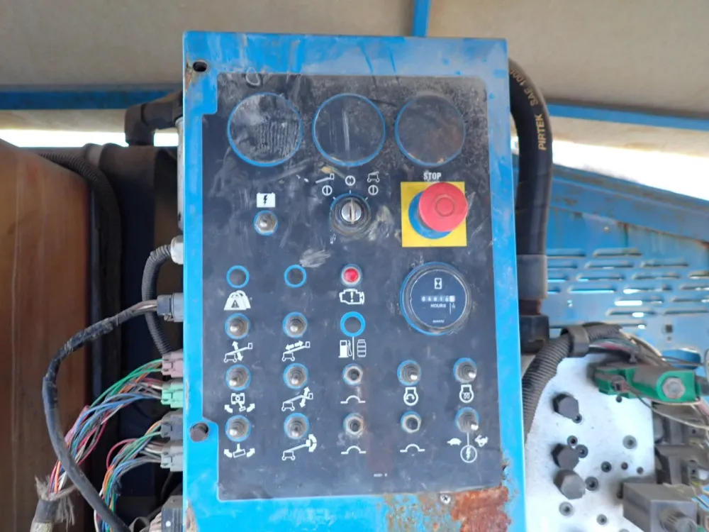 Genie 500 Lbs Boom Lift - S-85