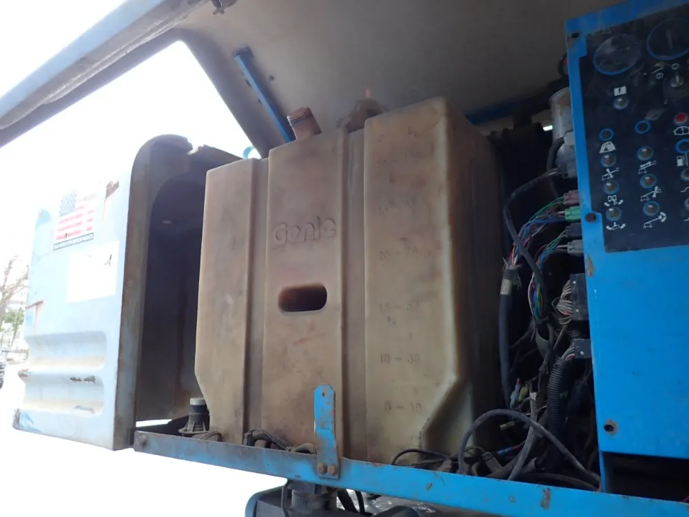 Genie 500 Lbs Boom Lift - S-85