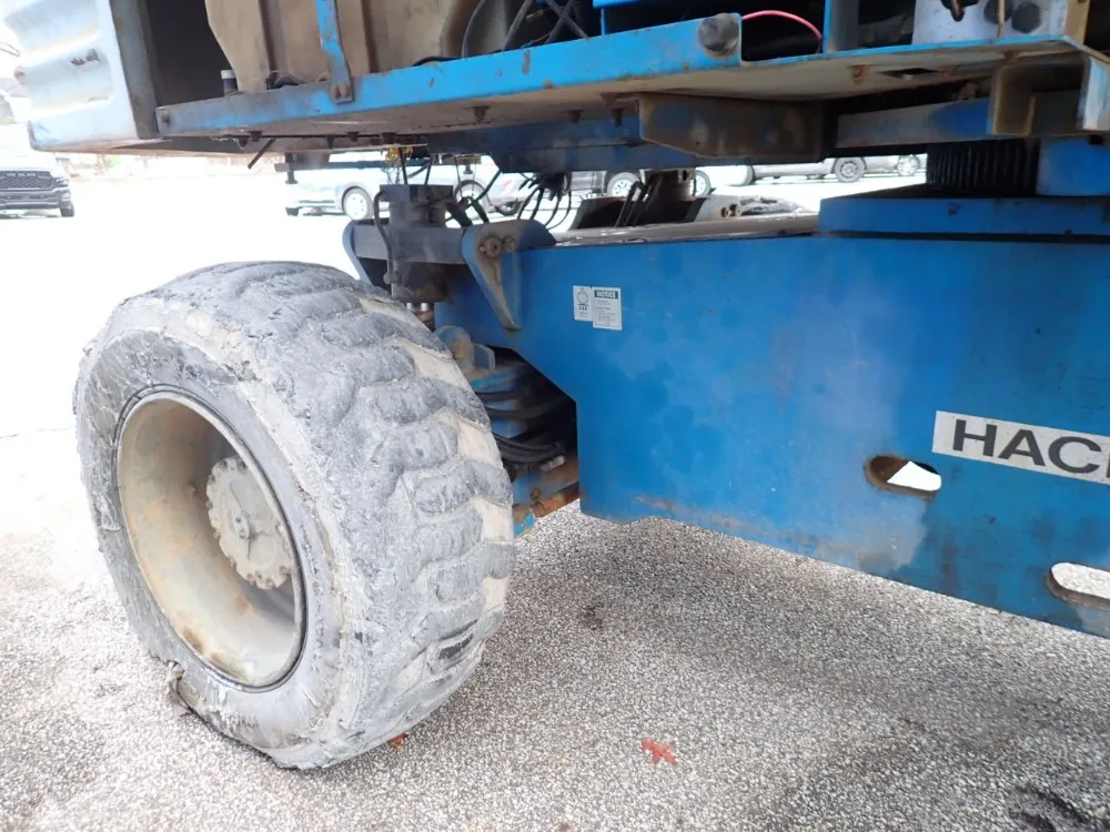 Genie 500 Lbs Boom Lift - S-85