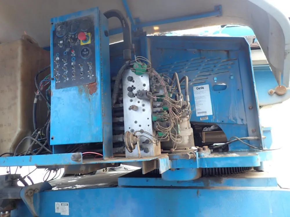 Genie 500 Lbs Boom Lift - S-85