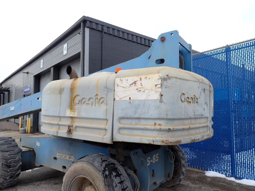 Genie 500 Lbs Boom Lift - S-85