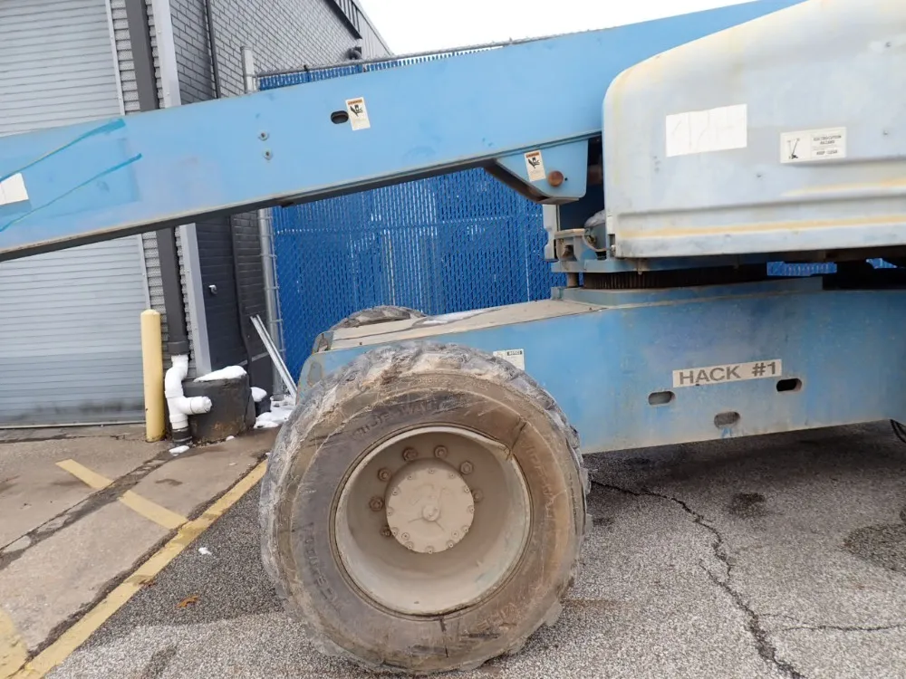Genie 500 Lbs Boom Lift - S-85