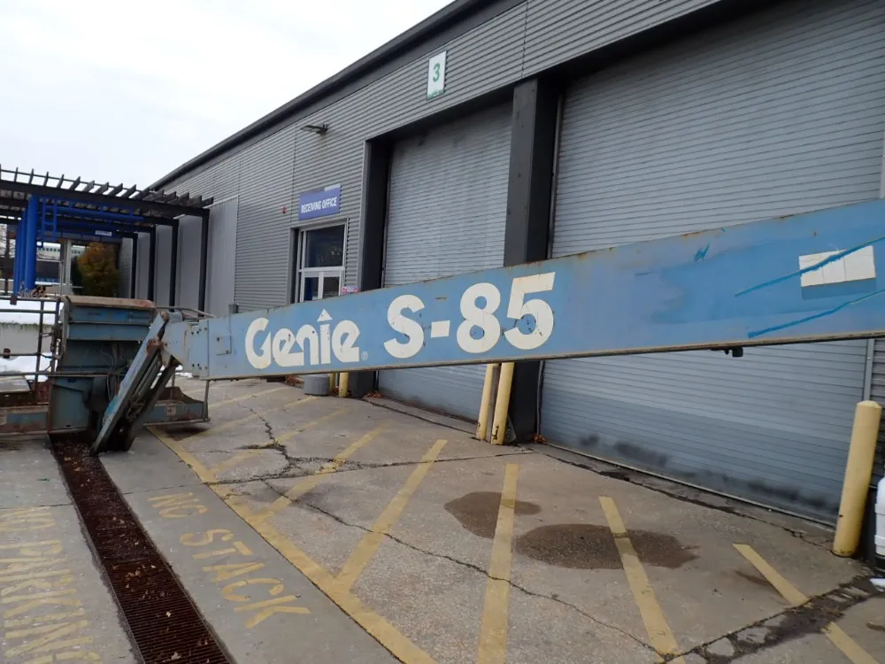 Genie 500 Lbs Boom Lift - S-85