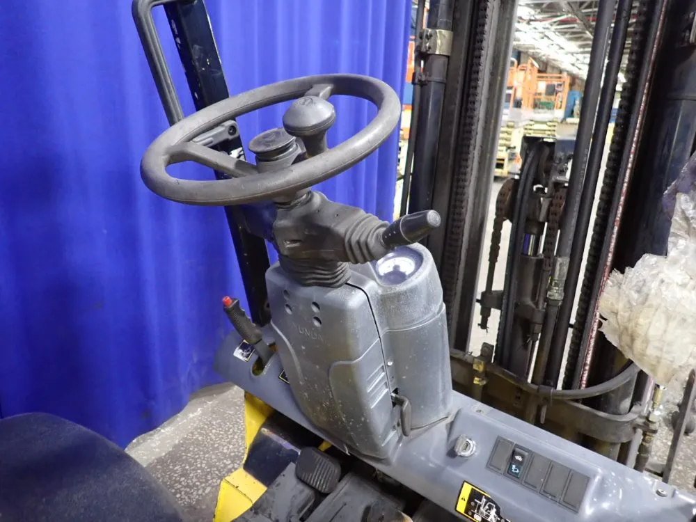 Hyundai 3000 Lbs Propane Forklift - 18lc-7m