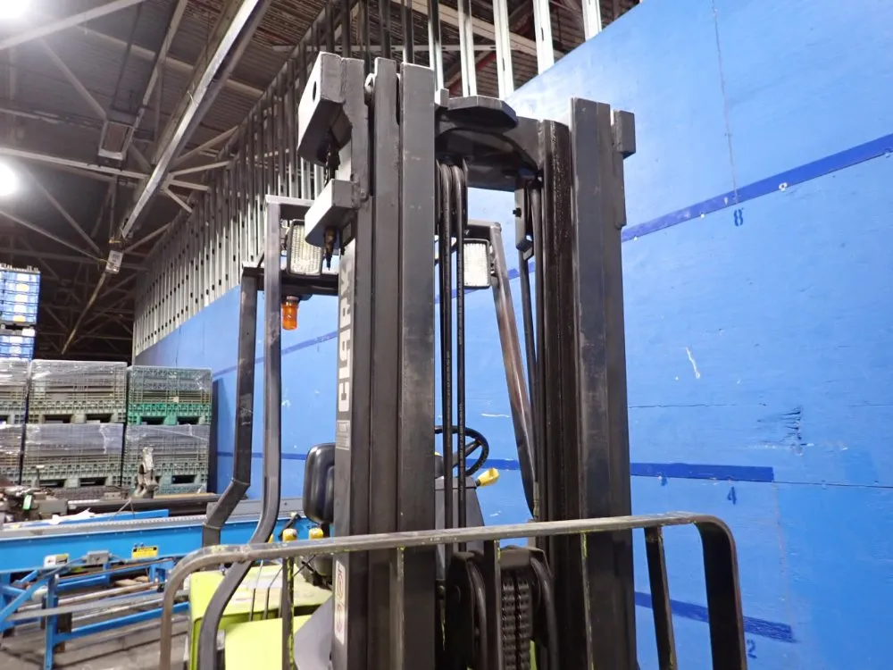 Clark 2050 Lbs Electric Forklift - Tm12