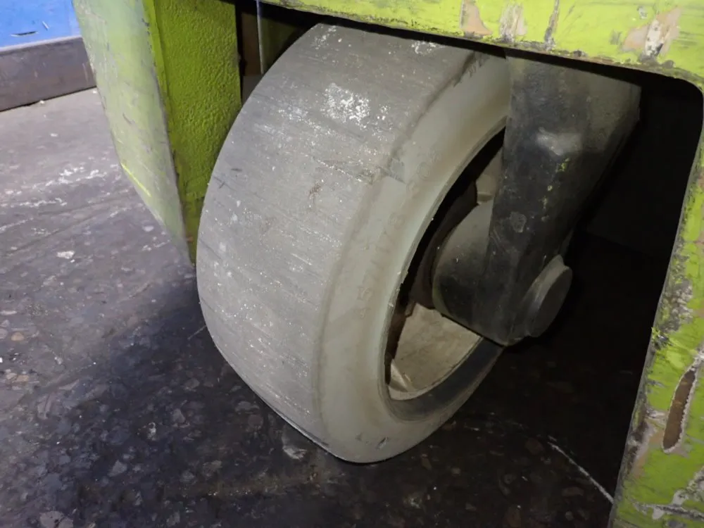 Clark 2050 Lbs Electric Forklift - Tm12