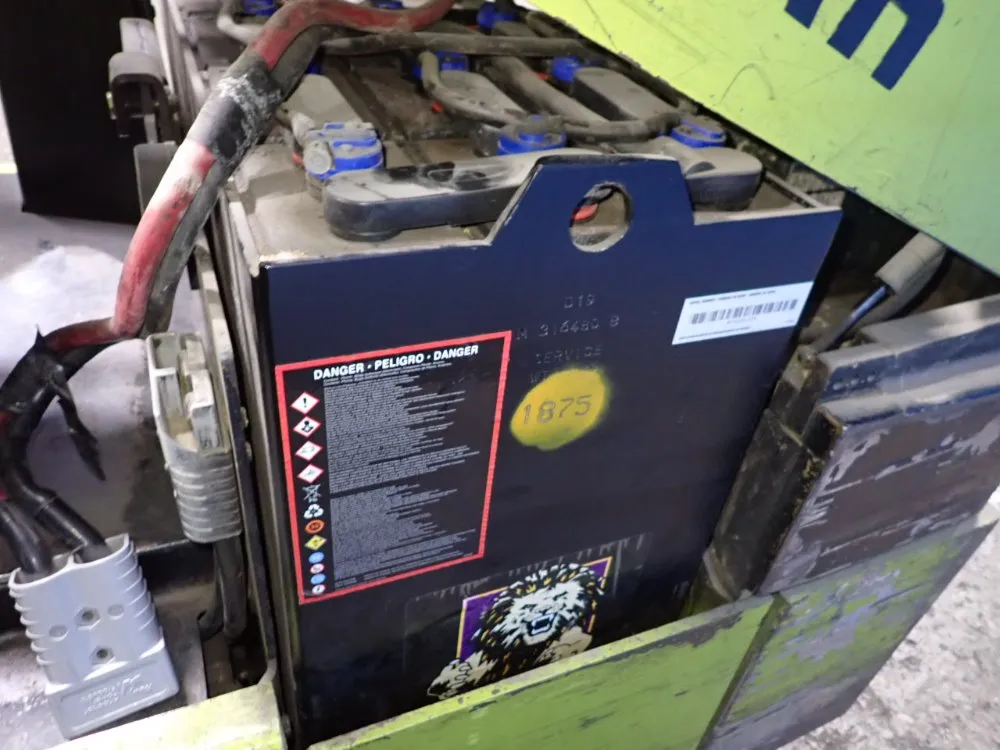 Clark 2050 Lbs Electric Forklift - Tm12