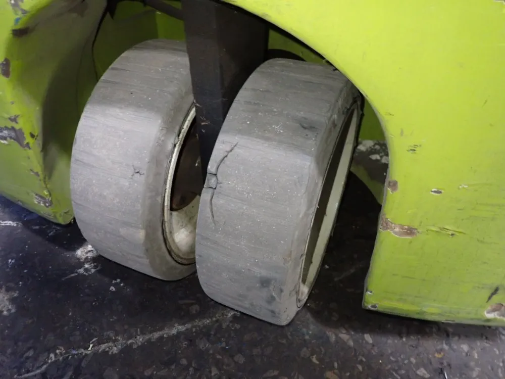 Clark 3700 Lbs Electric Forklift - Tmx20