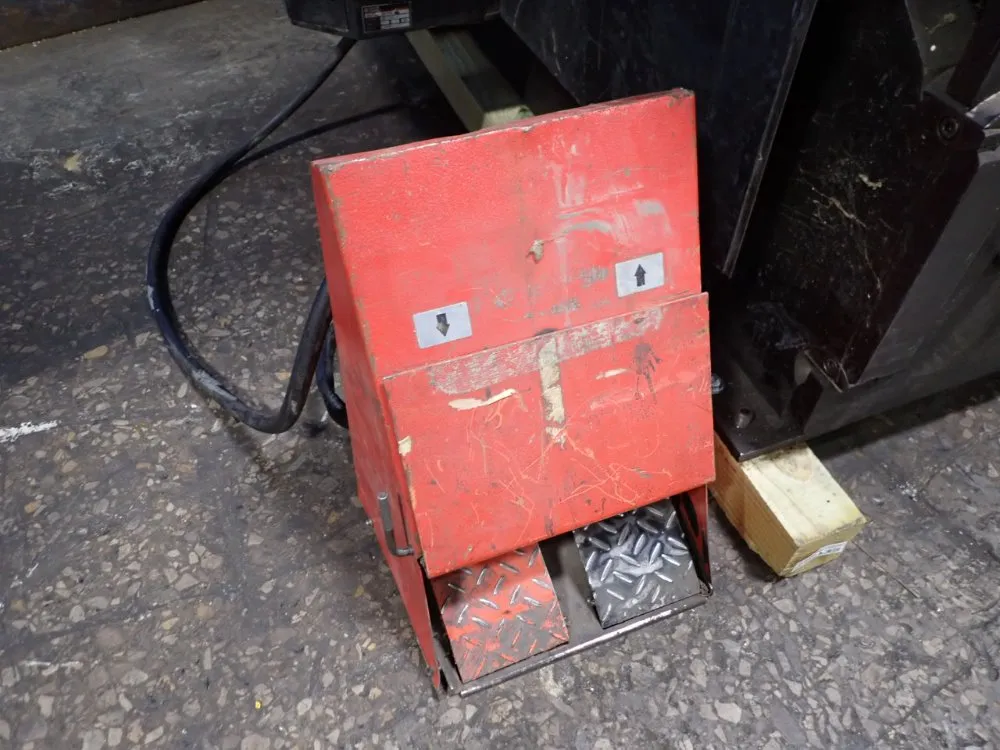 Amada 100 Ton X 98" Press Brake - Fbd1025