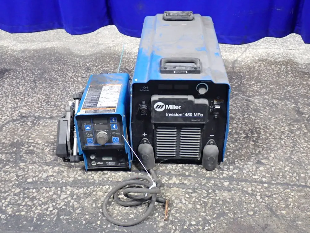 Miller 450 A Welder W/ Wire Feeder - Invision 450 Mpa