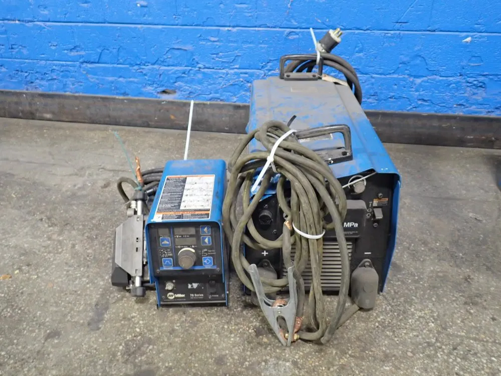 Miller 450 A Welder W/ Wire Feeder - Invision 450 Mpa