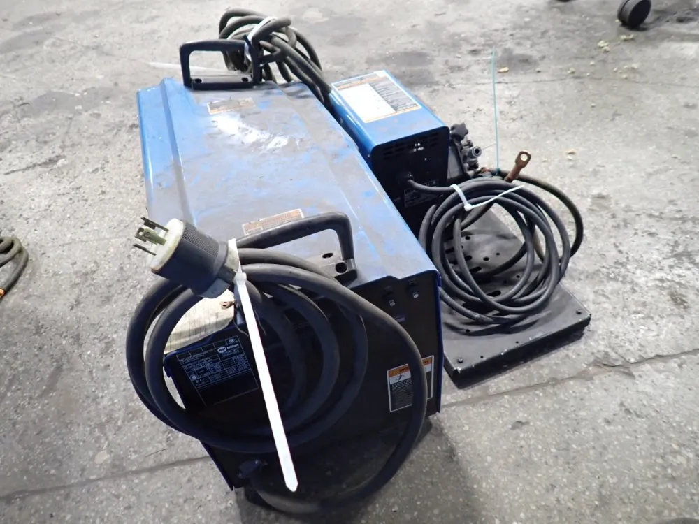 Miller 450 A Welder W/ Wire Feeder - Invision 450 Mpa