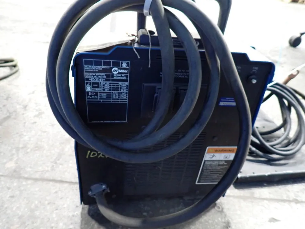 Miller 450 A Welder W/ Wire Feeder - Invision 450 Mpa