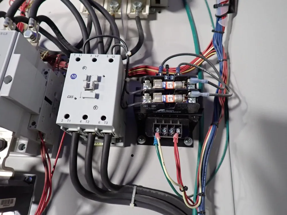 Allen-bradley Ac Drive W/ Fused Disconnect - 23c-d105a10dnnbannlr