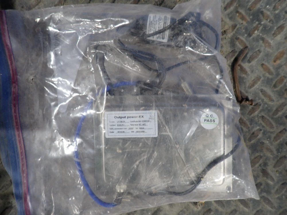 Ohaus 5000 Lbs Scale - Uxfloor