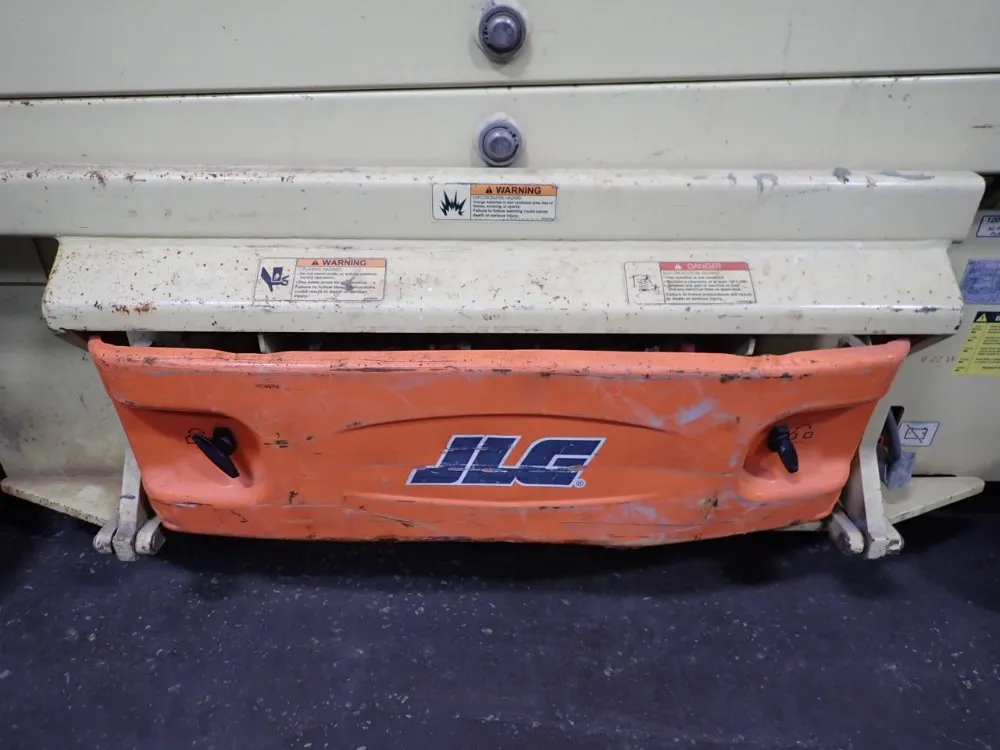 Jlg 700 Lbs Scissor Lift - 3246es