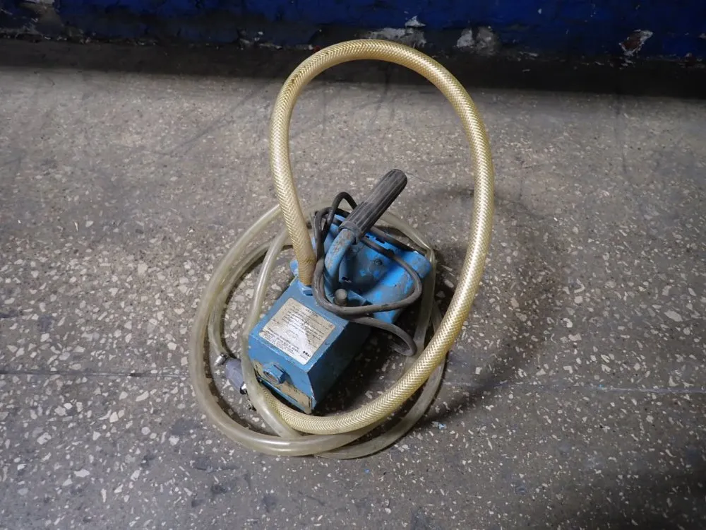 Precision 1/8 Hp Vacuum Pump - Dd20