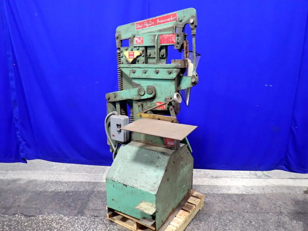 Dynamic Specalities 25 Ton Uni-hydro Ironworker