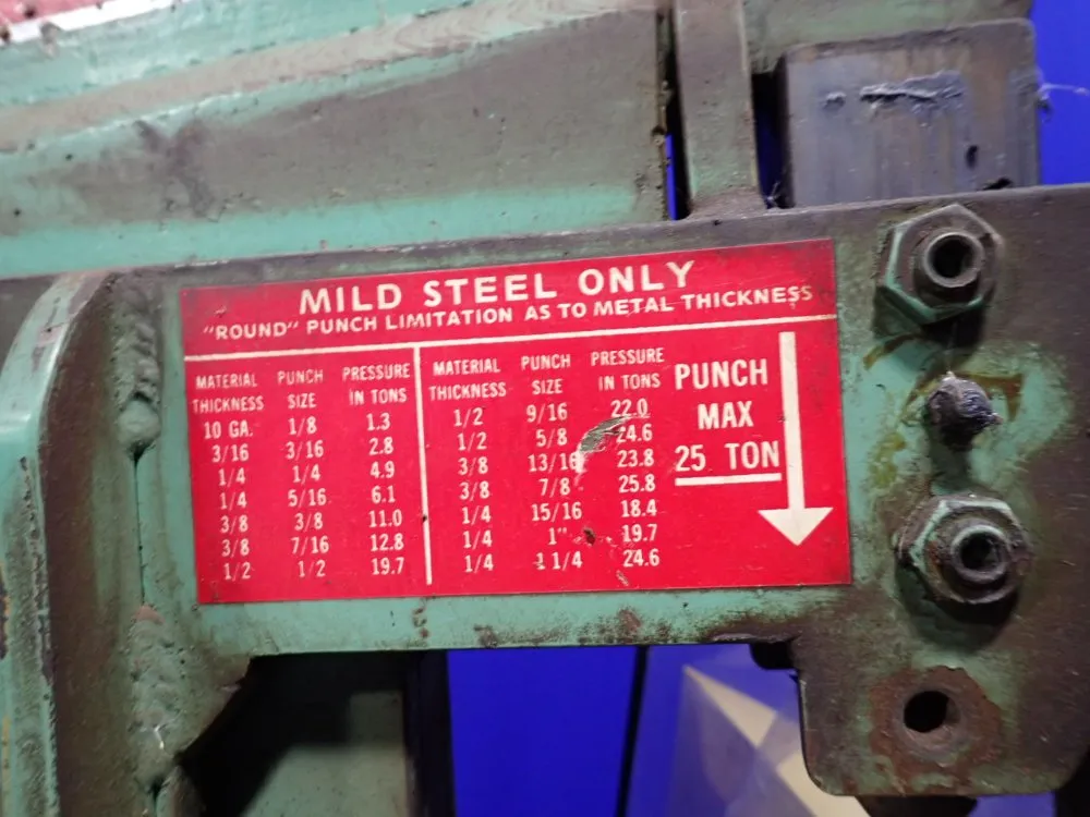 Dynamic Specalities 25 Ton Uni-hydro Ironworker