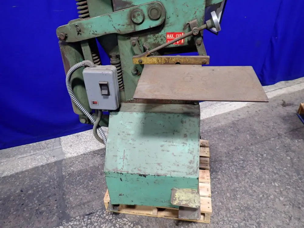 Dynamic Specalities 25 Ton Uni-hydro Ironworker