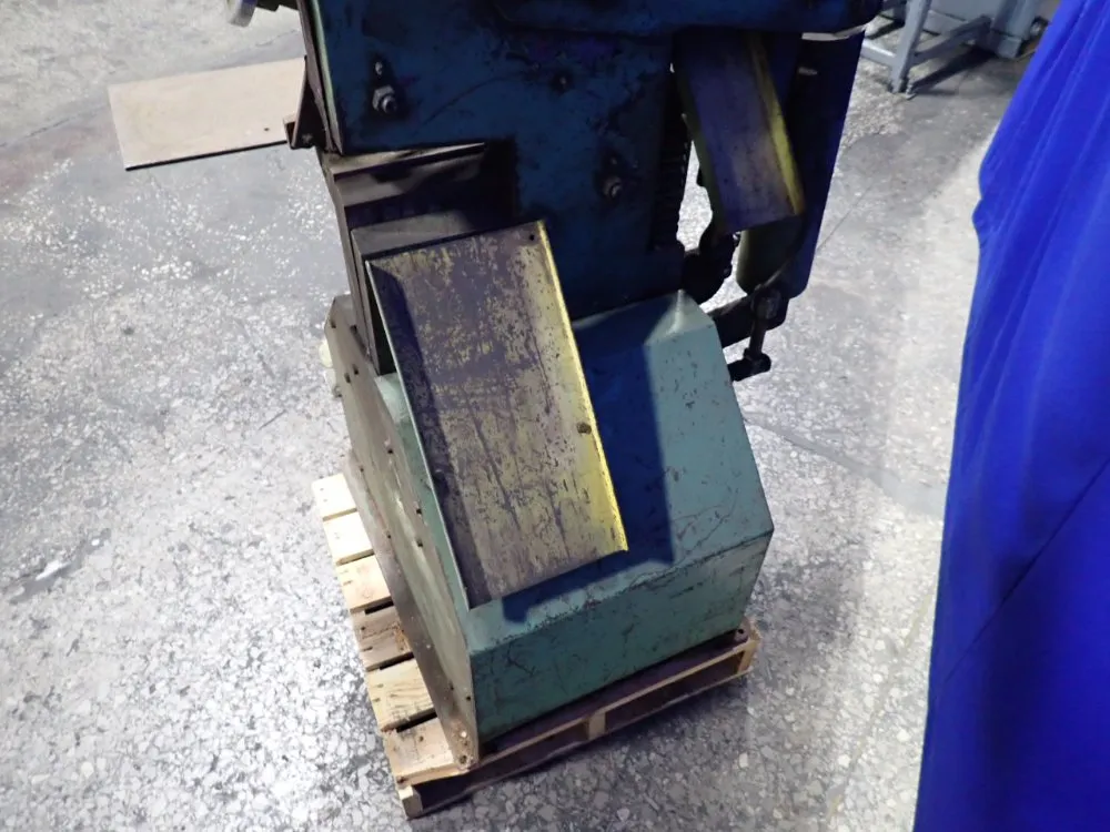 Dynamic Specalities 25 Ton Uni-hydro Ironworker