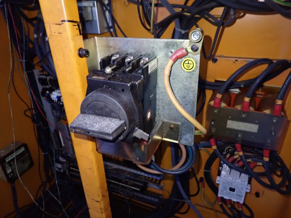 Yang Iron Works Cnc Lathe - Ml-25a