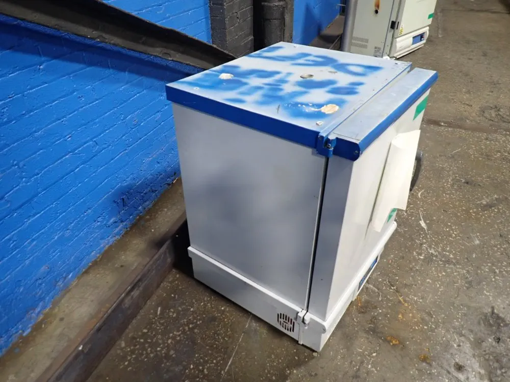 Fisher Scientific 18" X 18" X 20" Isotemp Oven - 737f