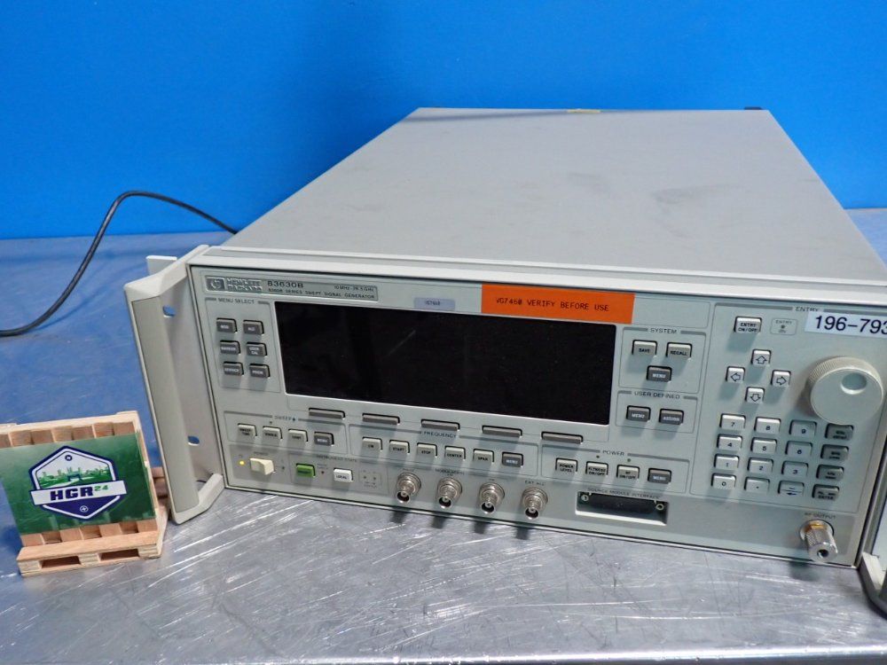 Hewlett Packard 83630b-series Swept Signal Generator - 83630b