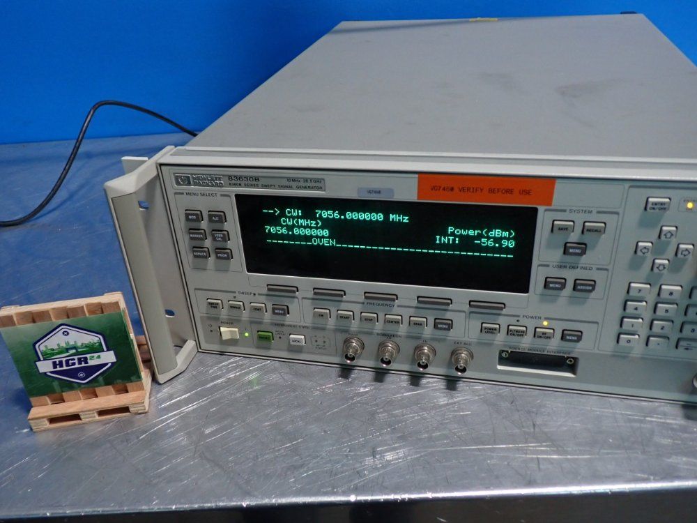 Hewlett Packard 83630b-series Swept Signal Generator - 83630b