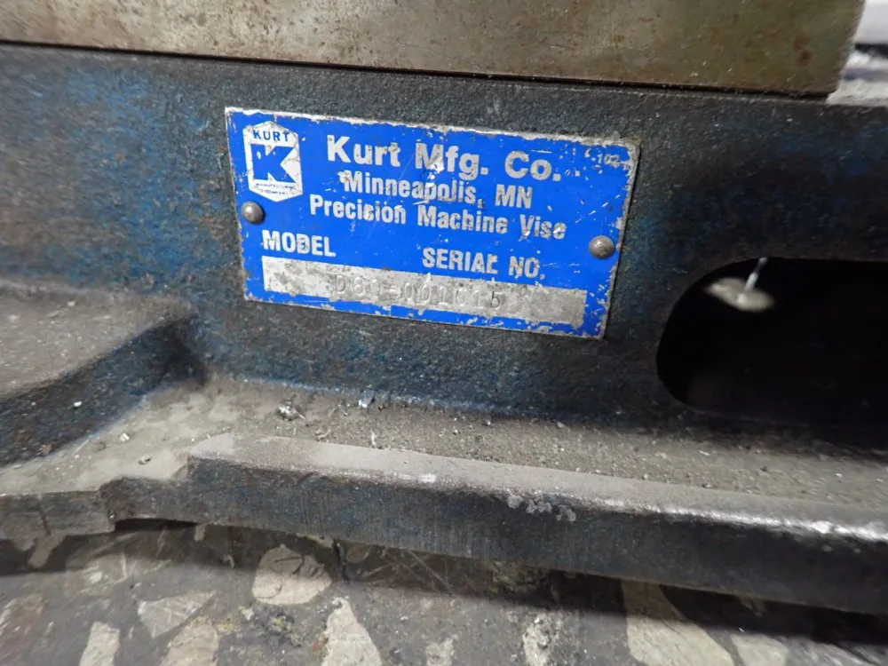 Kurt Manufacturing 6" Vise - D60