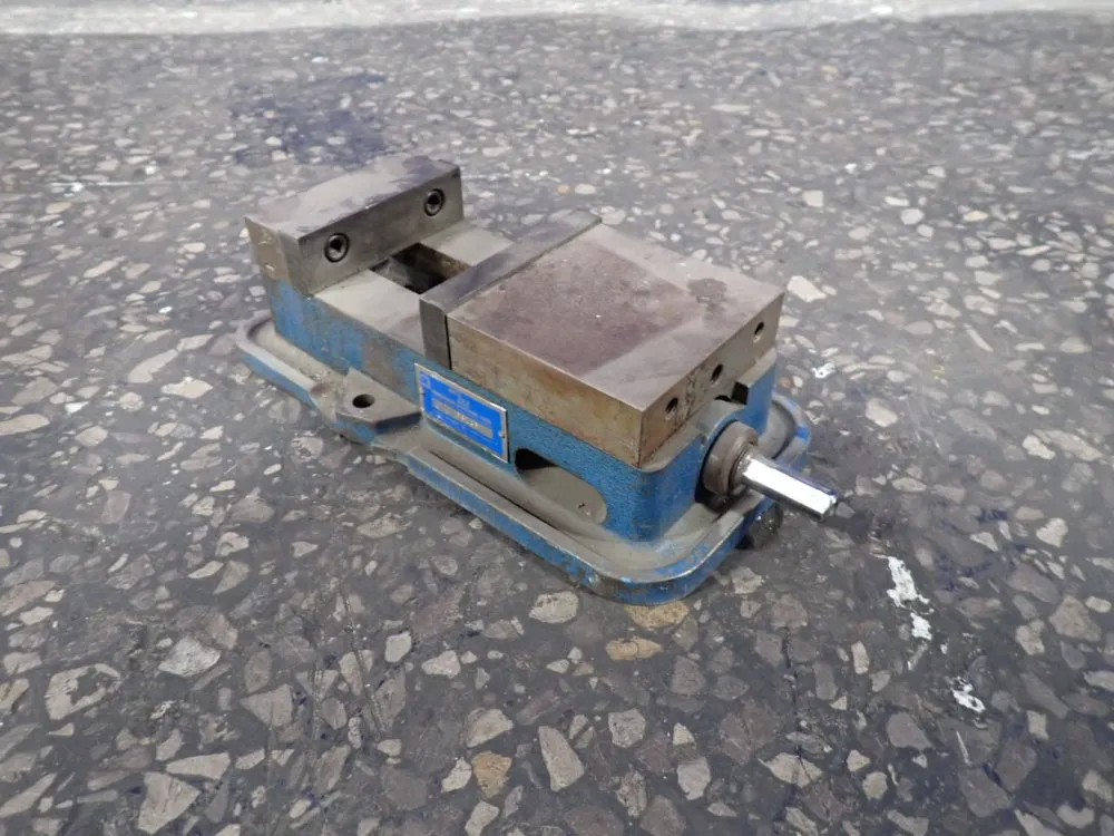 Kurt Manufacturing 5" Vise
