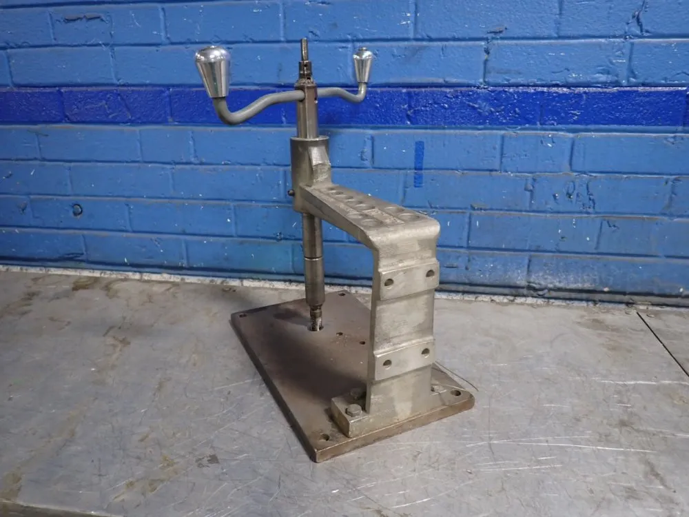 Cedarberg Industries Inc 1/4"-5/16" Hand Tapper