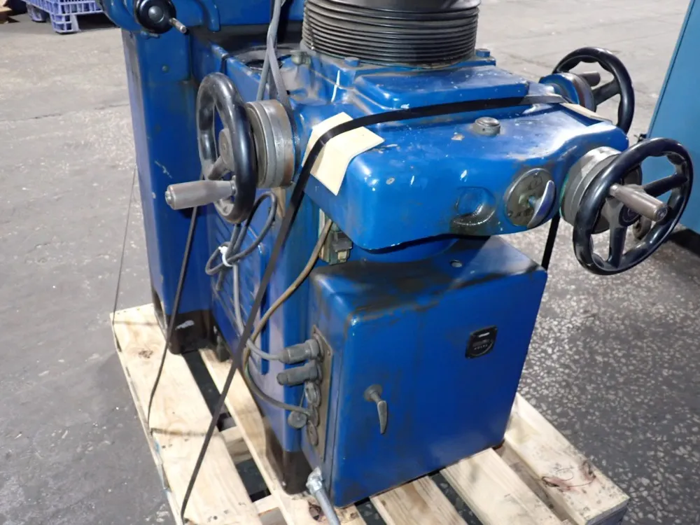 Makino 37" X 5" Table Tool & Cutter Grinder - C-40