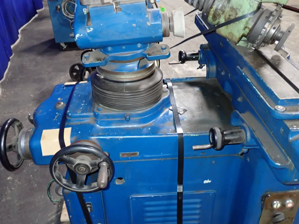 Makino 37" X 5" Table Tool & Cutter Grinder - C-40